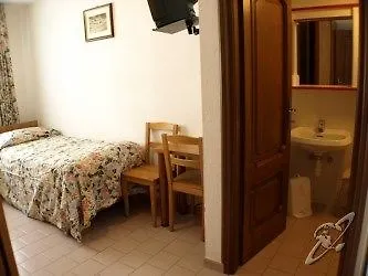 Chateau Des Dames מלון