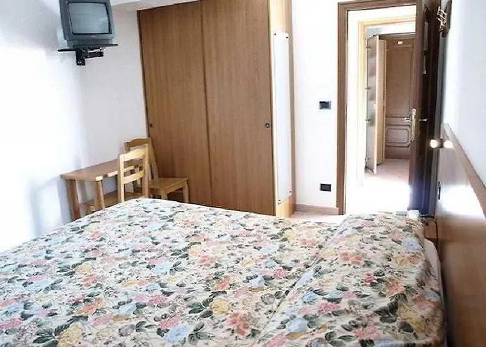 Chateau Des Dames מלון